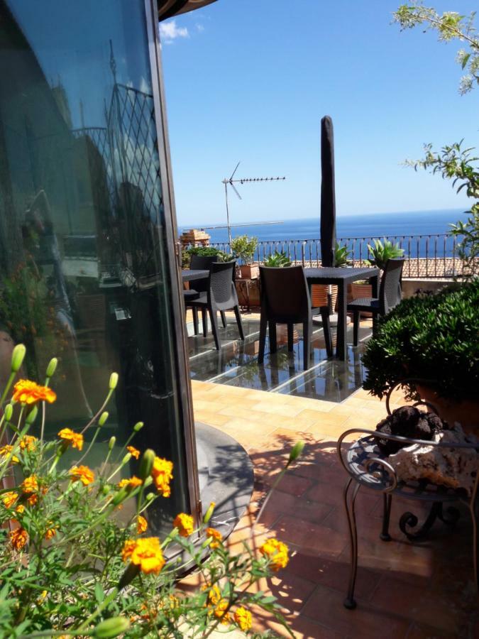 B&B Varo Таормина Екстериор снимка